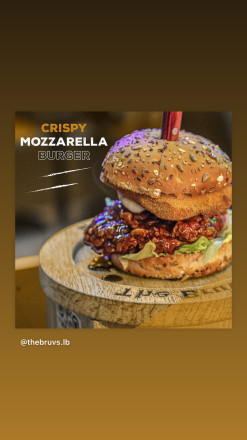 Crispy Mozzarella Burger